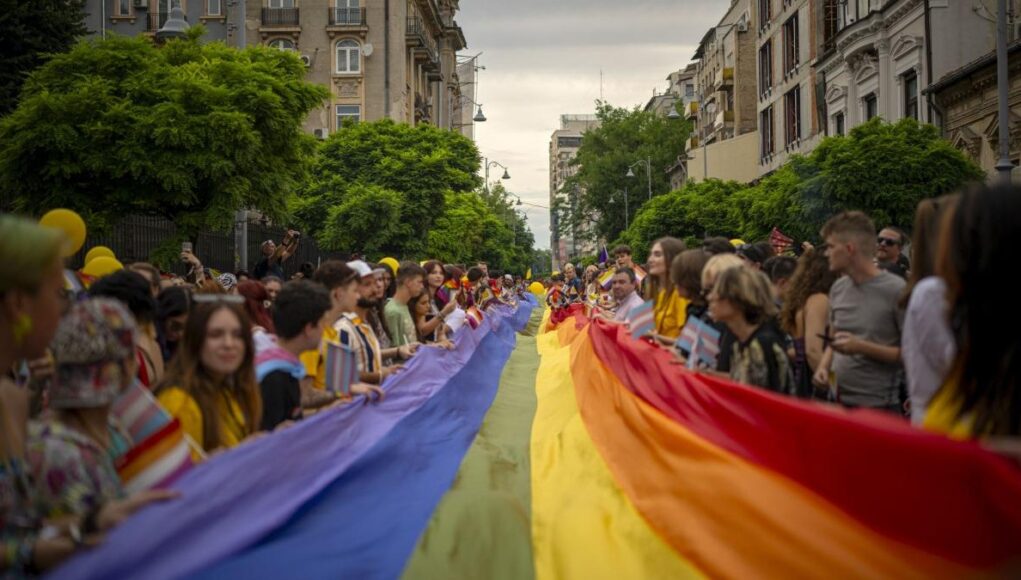 primaria-oradea-a-interzis-pentru-al-treilea-an-la-rand-marsul-pride-organizatorii-anunta-ca-il-vor-tine-oricum-993118