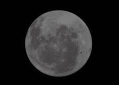 NASA publică imagini rare cu fața nevăzută a Lunii